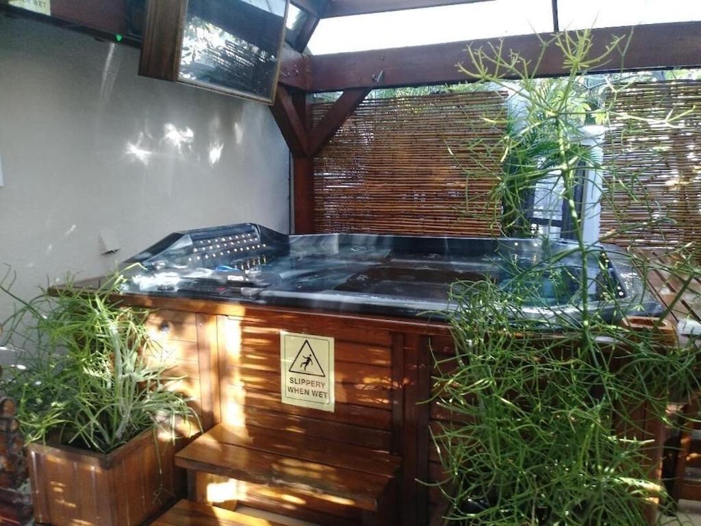 Tampa Bay Beautiful Apartment And Private Jacuzzi מראה חיצוני תמונה